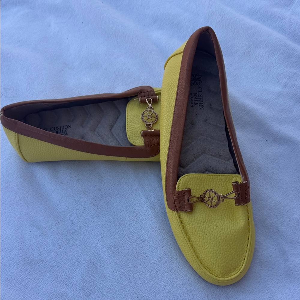 Avon Women's Yellow and Tan Loafers